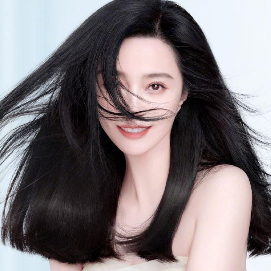 Mái tóc dài, bóng mượt của Phạm Băng Băng là nguồn cảm hứng cho nhiều mẹo chăm sóc và tạo kiểu tóc.