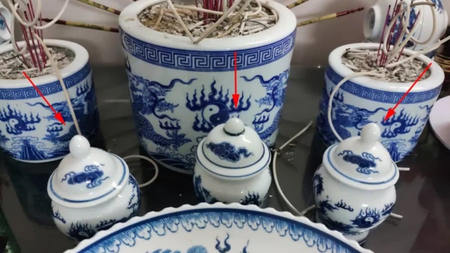 Cách thay 3 hũ gạo muối nước trên bàn thờ đúng chuẩn