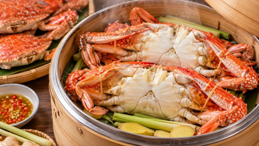 Hấp cua ghẹ nên để nằm ngửa hay nằm úp?