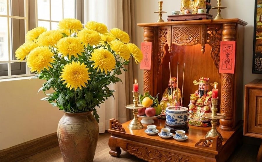Ngày Rằm âm lịch là dịp nhiều gia đình Việt chuẩn bị hương hoa, lễ vật dâng lên bàn thờ tổ tiên, thể hiện lòng thành kính và tưởng nhớ nguồn cội. 