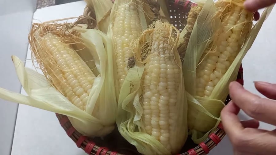 Chỉ cần chú ý một vài mẹo nhỏ, bạn có thể làm món ngô luộc thơm ngon ngay tại nhà.