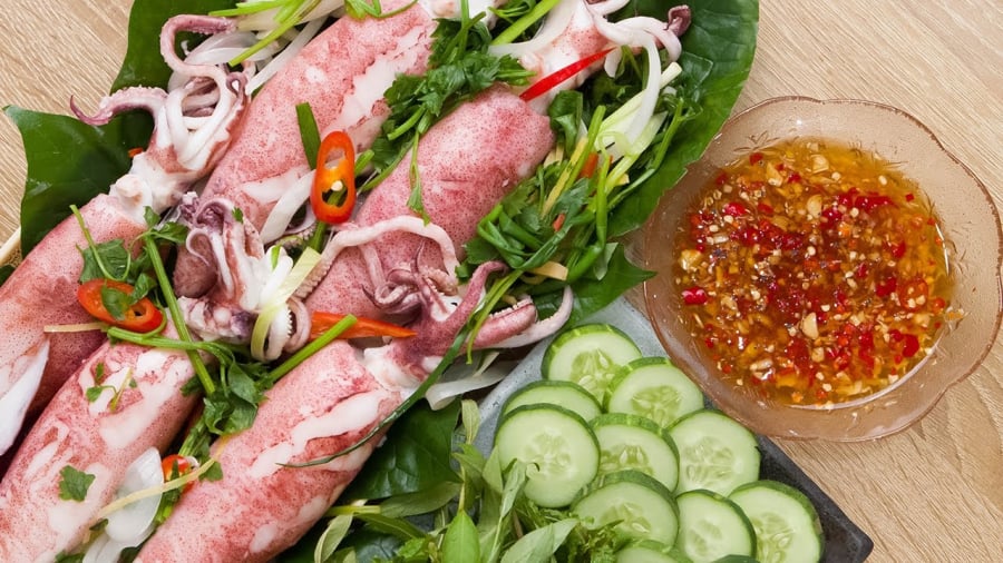 Thời gian luộc phụ thuộc vào kích thước và độ dày của mực