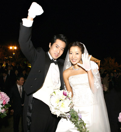 Kim Hee Sun  và chồng