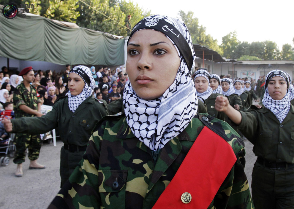 Các nữ quân nhân thuộc lực lượng Fatah của Palestine.