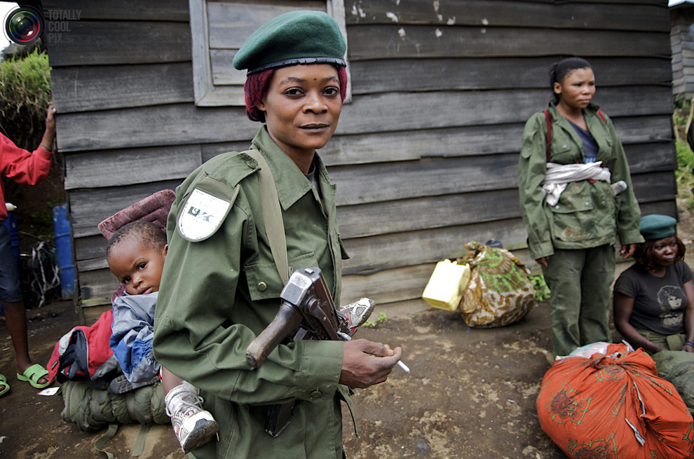 Một nữ binh sĩ thuộc lực lượng chính phủ Congo.