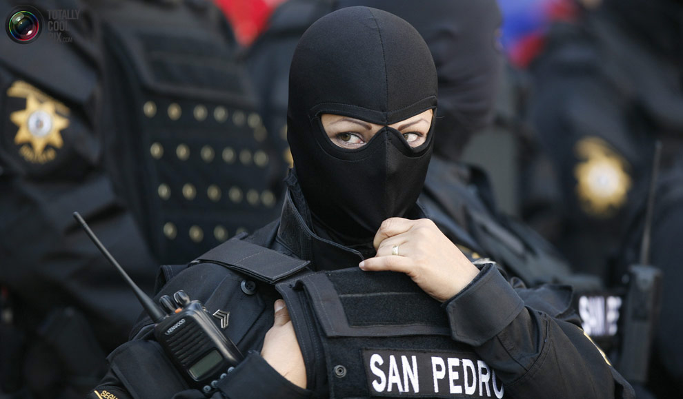 Một nữ đặc nhiệm cảnh sát tại bang Nuevo León của Mexico.