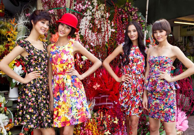 Top 4 Vietnam’s Next Top Model dành tặng bộ ảnh xuân rực rỡ sắc màu cùng với những lời chúc tốt đẹp nhất gửi đến hàng triệu khán giả, những người đã và đang theo dõi từng bước đi của các thí sinh trên con đường trở thành những người mẫu chuyên nghiệp.