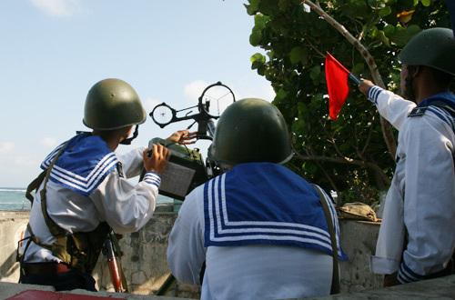 Những người lính hải quân Việt Nam đang canh giữ vùng biển đảo thiêng liêng của Tổ quốc. Ảnh: VNN