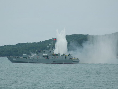 Thử nghiệm hệ thống vũ khí, trang bị trên tàu HQ-272 - Ảnh: TTO