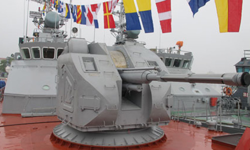Pháo hạm Ak-176 có khả năng tấn công mục tiêu trên biển hoặc trên không. Ảnh: QĐND