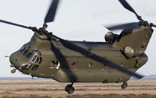 Quân đội nhiều nước có sử dụng các loại trực thăng hạng nặng khác như Mil Mi-26 của Nga, nhưng CH-47 Chinook vẫn là máy bay trực thăng có sức nâng lớn nhất.