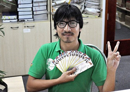 Ngày 17/2, “Giáo Sư Cù Trọng Xoay” Đinh Tiến Dũng đảm nhận vai trò mới đó là thay   nhau trò chuyện với người nổi tiếng về bảo vệ môi trường  và tiết kiệm năng lượng   trong chương trình truyền hình mới mang tên 360 độ xanh.
