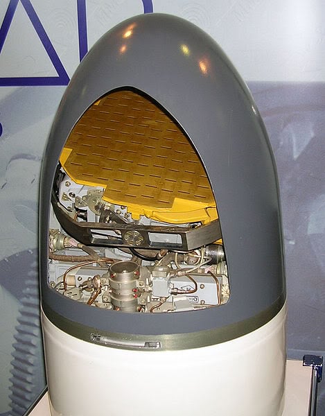 Đầu dẫn trên tên lửa X-35 được chưng bày tại triển lãm vũ khí Max 2005.