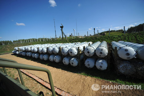 Các container lưu trữ loại tên lửa S-400.