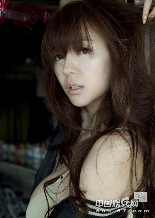 Cận cảnh vẻ đẹp bí hiểm của chân dài Trung Quốc.