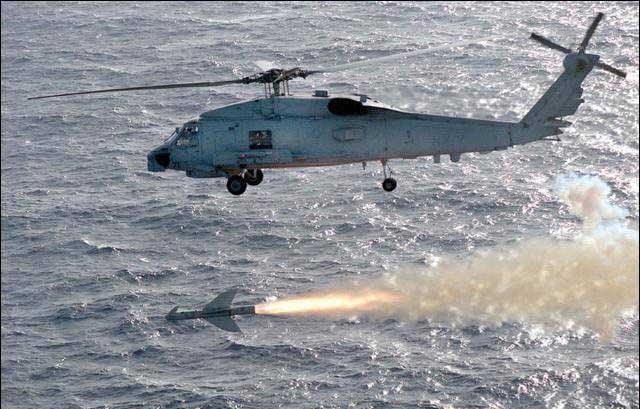Máy bay trực thăng hải quân đa năng Seahawk thực hiện các chức năng cảnh giới, tìm kiếm và cứu hộ, chỉ thị mục tiêu cho tên lửa, chiến đấu chống hạm, chống ngầm và tác chiến đột kích trong mọi thời tiết.