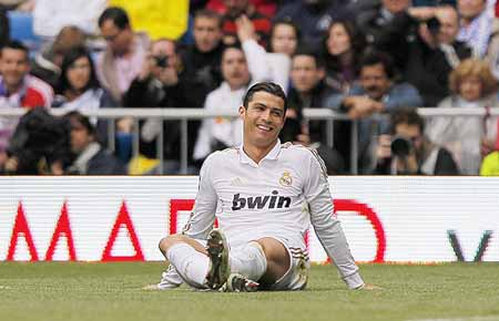 Ronaldo nhiều khả năng sẽ gục ngã trước Messi