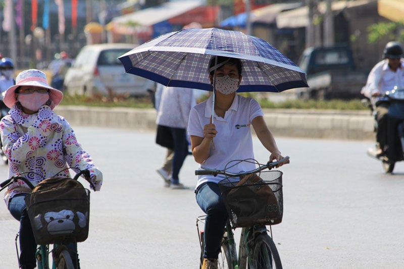 Dù hóa trang thật kỹ để tránh nắng nhưng vẫn lộ rõ nét mệt mỏi ở mỗi người (Ảnh GDVN)