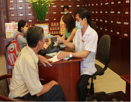 Bệnh nhân luôn nhận được sự tận tình khám chữa bệnh tại các nhà thuốc của Bảo Thanh Đường.