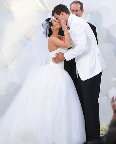 Đám cưới xa hoa của Kim Kardashian và Kris Humphries gây 