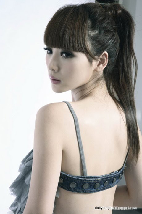 Liu Yan là một người đẹp đa tài của showbiz Hoa ngữ.