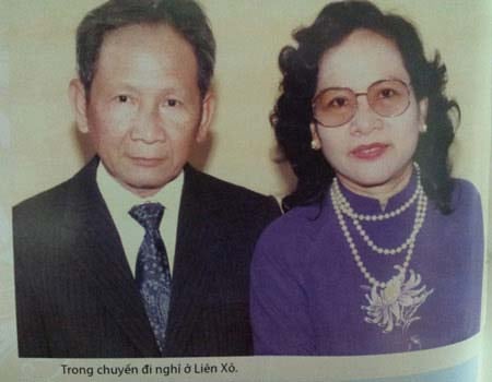 Vợ chồng cố Bộ trưởng Bùi Thiện Ngộ trong một chuyến đi nghỉ tại Liên Xô 