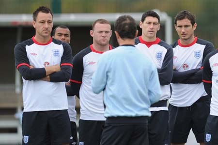 ĐT Anh tập trung chuẩn bị cho Euro 2012, nội bộ đã lục đục