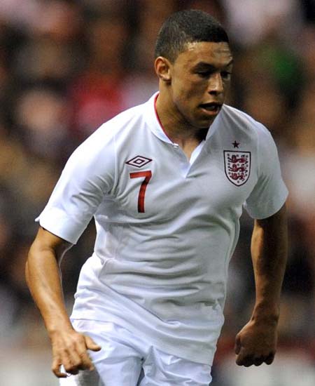 Chamberlain đã vượt qua Adam Johnson, đối thủ trực tiếp cạnh tranh một suất lên tuyển