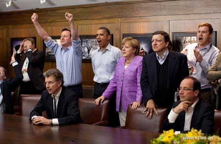  Các nhà lãnh đạo G8 cổ vũ trong trận chung kết Champions League