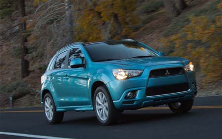 Mitsubishi Outlander Sport 2012 sở hữu bộ cánh mạnh mẽ cùng dàn trang thiết bị đa dạng