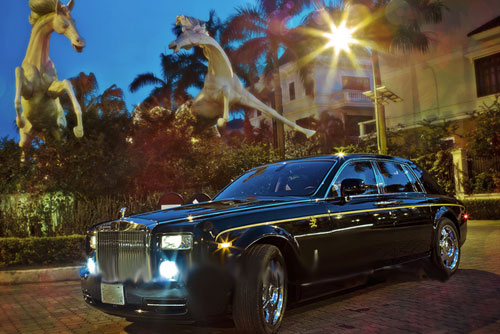 Tuy nhiên, điều bất ngờ đã xảy ra: Đây không phải là một chiếc Rolls Royce Phantom 