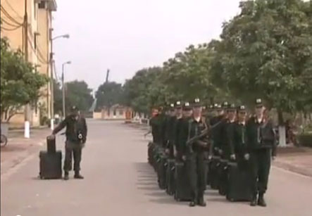 32 cô gái của trung đội cảnh sát đặc nhiệm được tuyển chọn ngay từ đầu vào cách đây hai năm tại Trường trung cấp Cảnh sát vũ trang. 