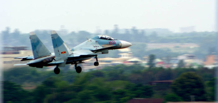 Tờ Tân Hoa Xã cho biết: Việt Nam sẽ có khoảng 24 chiếc Su-30 cho đến năm 2013 và sẽ tiếp tục đặt hàng thêm