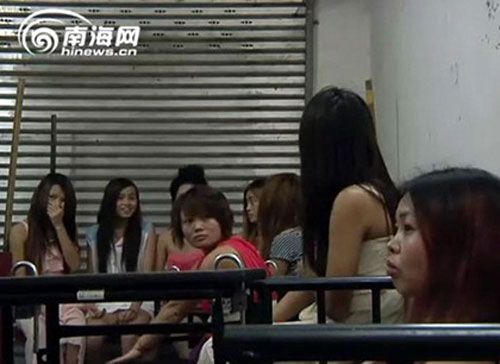 Theo tờ China Daily, hơn 20 nữ sinh trung học đã được tuyển chọn vào đường dây bán   dâm ở thành phố Yongkang, tỉnh Chiết Giang. 