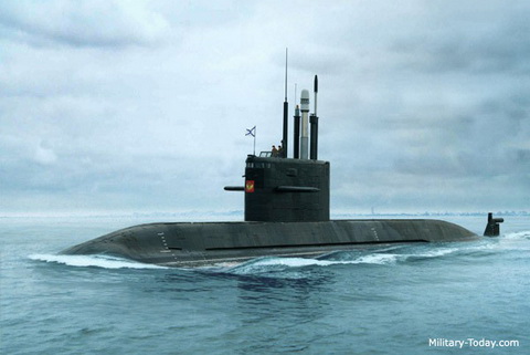 Tàu ngầm diesel-điện Amur thế hệ mới của Nga được thiết kế để tiêu diệt tàu ngầm, tàu nổi, các phương tiện thủy của đối phương cũng như làm các nhiệm vụ trinh sát.