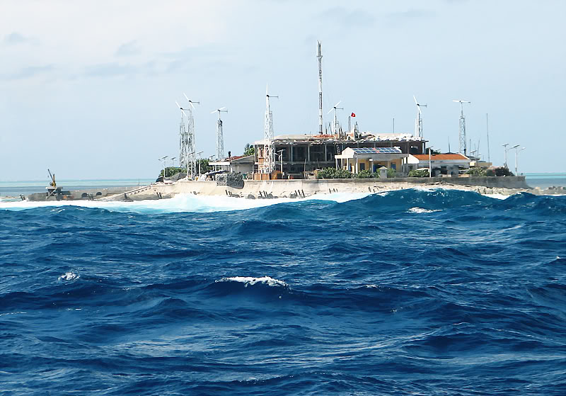 Những máy phát điện bằng sức gió trên các đảo thuộc quần đảo Trường Sa