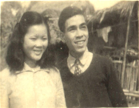  Nhạc sĩ Hoàng Hà và vợ trong ngày cưới.