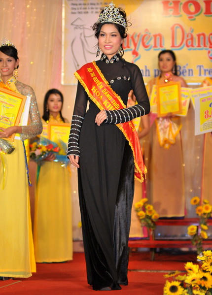 Hoa khôi duyên dáng Lê Thị Yến Duy