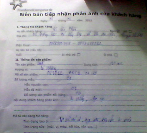 bien-ban-cua-Co-gai-Ha-Lan-tiep-nhan-y-kien-khach-hang-Phunutoday.vn