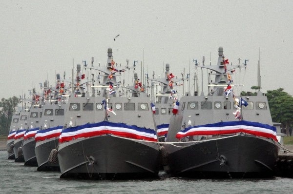 Hiện tại hải quân Đài Loan đang được biên chế sử dụng 10 chiếc Kuang Hua VI để tiến hành tuần tra ven biển chống sự xâm nhập của tầu lạ...