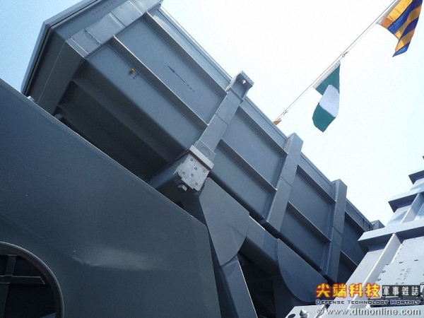 Hệ thống ống phóng tên lửa Hùng Phong được trang bị trên tầu Kuang Hua VI 