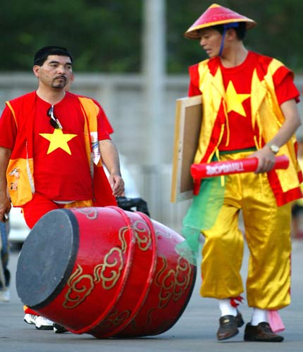 Hoàn “say” trong chuyến lặn lội sang Nam Phi xem World Cup năm 2010.