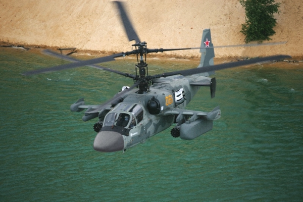 Thực ra KA52 chỉ là một phiên bản được cải tiến thêm của dòng trực thăng có thiết kế độc đáo này, theo đó KA52 được trang bị 2 chỗ ngồi cho phi công để tăng cường khả năng quan sát chiến đấu