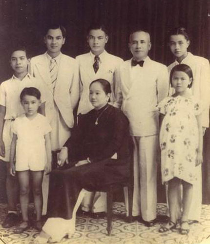 Gia đình tỷ phú Trương Văn Bền