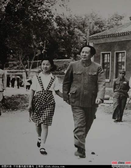 Tình cha con giữa Mao Trạch Đông và Lý Nạp mối tình cha con sâu nặng của một nhân vật ấn tượng của thế kỷ, làm lay động Trung Quốc hôm qua và hôm nay… 