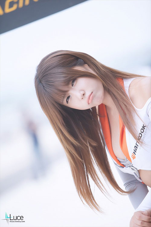 Không chỉ sở hữu một thân hình hoàn hảo, cô còn sở hữu một gương mặt đẹp như thiên thân.