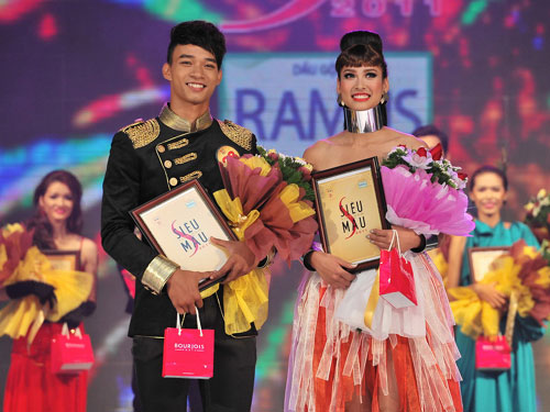 Năm 2011, Vương Thu Phương, “chân dài” tới từ Hải Phòng, giành giải cao nhất cuộc thi Siêu mẫu Việt Nam 2011 dính phải scandal “đã lập gia đình” do hàng loạt ảnh cưới của cô 