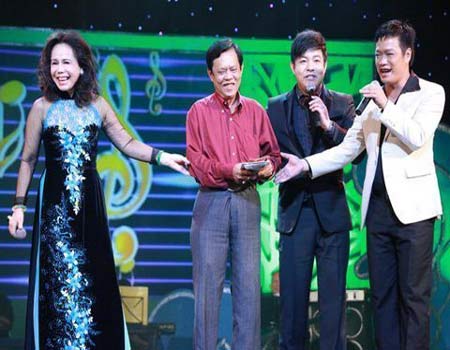 Nữ danh ca Thanh Tuyền sinh ra trong một gia đình nghèo ở Đà Lạt. Không ai trong gia đình chị nghĩ rằng cô bé Phạm Như Mai (tên thật của Thanh Tuyền) lại có thể rực sáng trên bầu trời nghệ thuật chỉ sau một thời gian rất ngắn theo đuổi nghề ca hát.