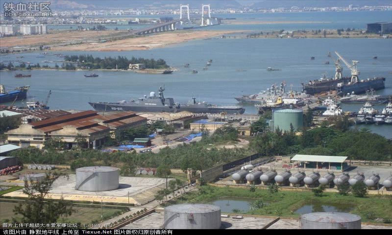 Hình ảnh chiến hạm Gepard 3.9 của Việt Nam neo đậu tại quân cảng Cam Ranh