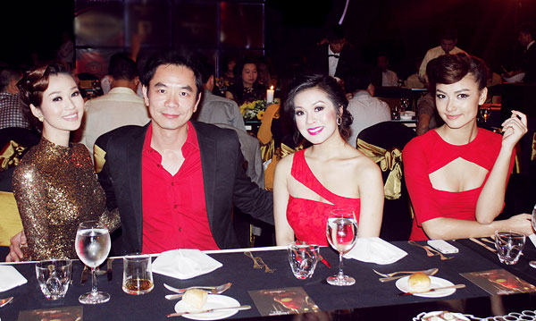Đó là người mẫu Hồng Quế, Michelle Nguyễn và Khánh My, Phương Linh, Ngọc Oanh...